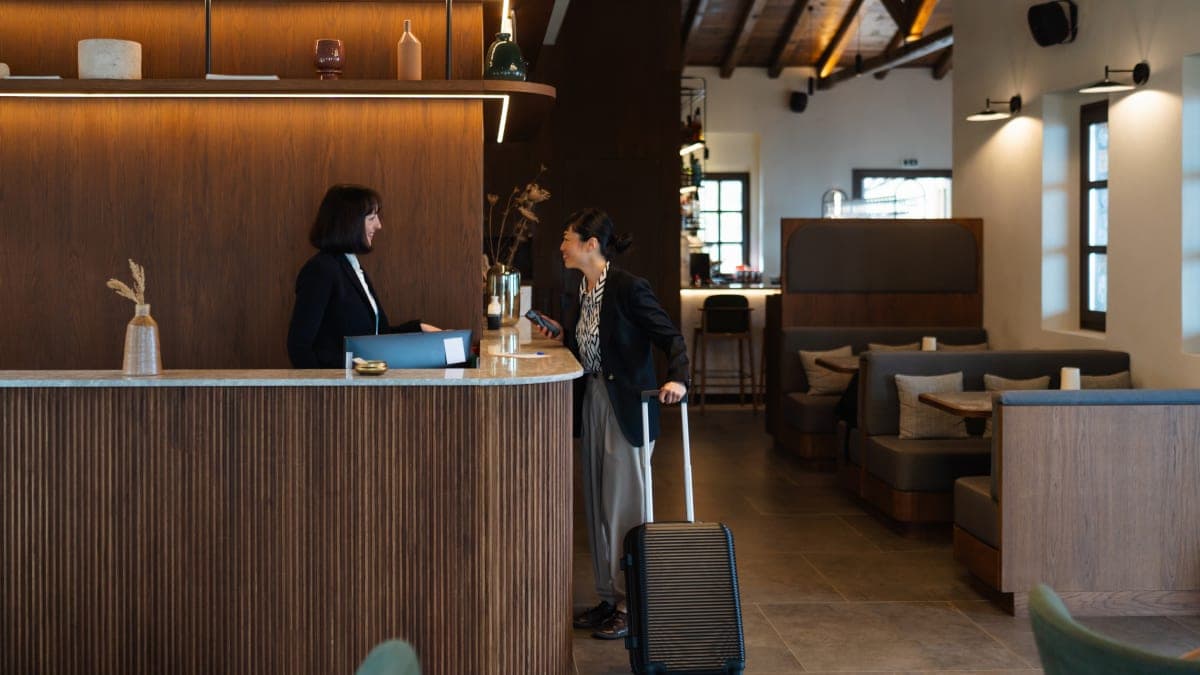 expedia autonomous