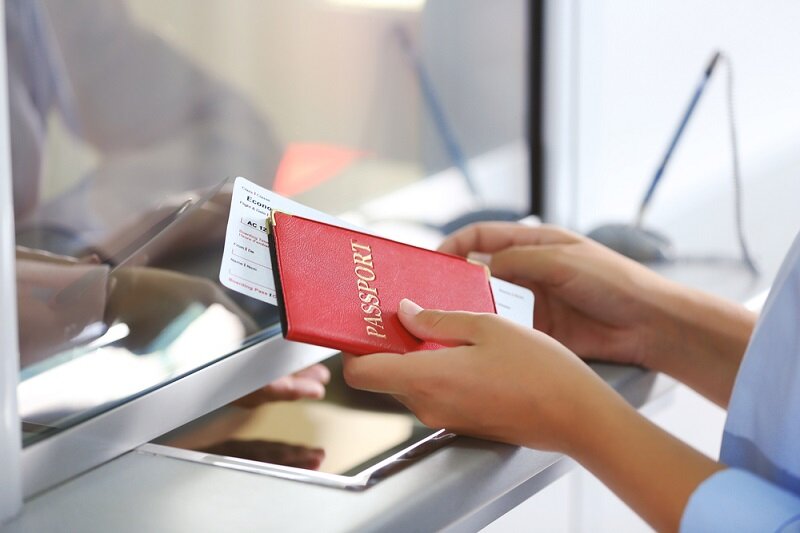 Poll suggests European passport control delays not as long as reported