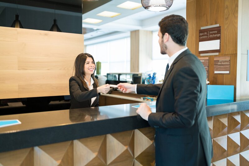 Stayntouch and ampliphi automate real-time hotel pricing