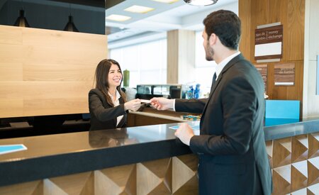 Stayntouch and ampliphi automate real-time hotel pricing